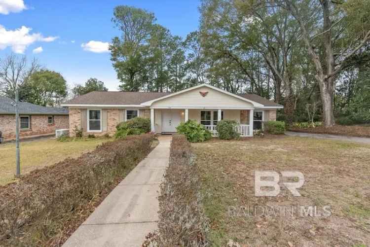 Single-family house For Sale in 554, Stuart Street, Daphne, Alabama