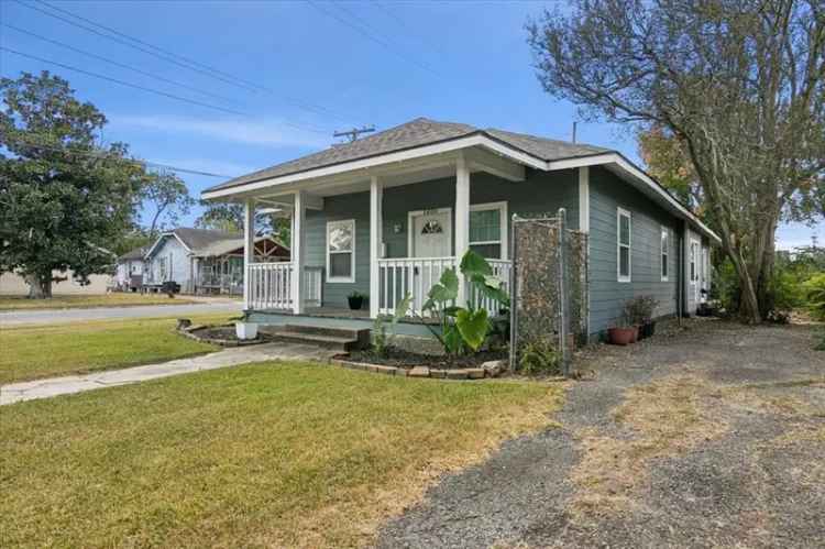 Single-family house For Sale in 1409, Prairie Street, Columbus, Texas