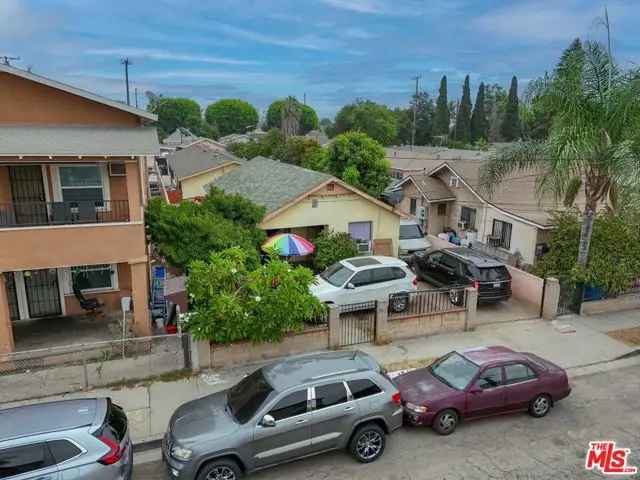 Multi-family house For Sale in Commerce, California