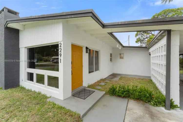 Single-family house For Sale in Fort Lauderdale, Florida