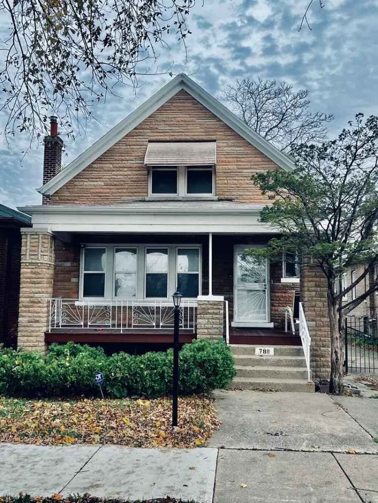 Single-family house For Sale in 7811, South Wabash Avenue, Chicago, Illinois