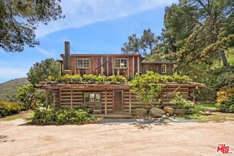 Single-family house For Sale in Malibu, California