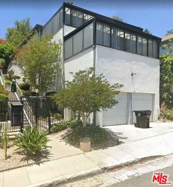 Multi-family house For Sale in Los Angeles, California