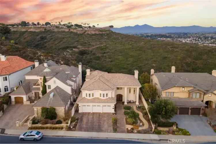 Single-family house For Sale in 32032, Isle Vista, Laguna Niguel, California