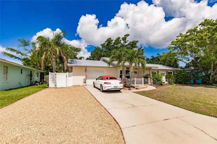 Single-family house For Sale in 912, 69th Street Northwest, Bradenton, Florida