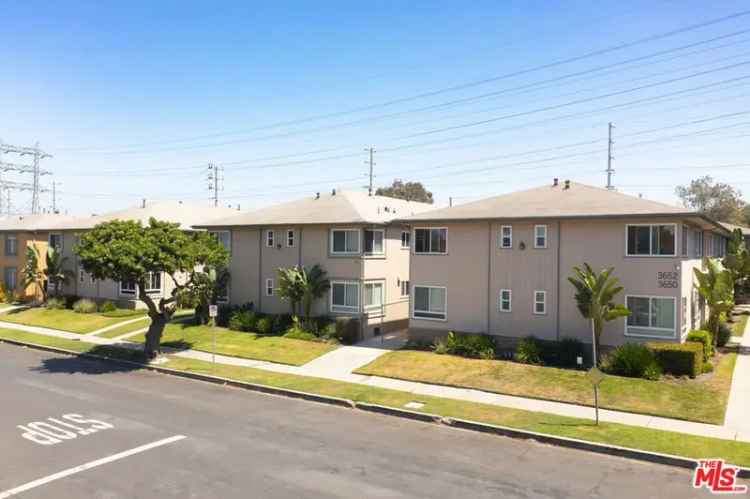 Multi-family house For Sale in 3650, Carmona Avenue, Los Angeles, California