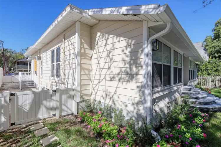 Multi-family house For Sale in 720, 10th Street North, Saint Petersburg, Florida