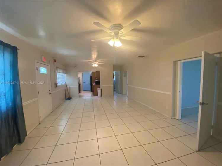 Single-family house For Sale in Fort Lauderdale, Florida