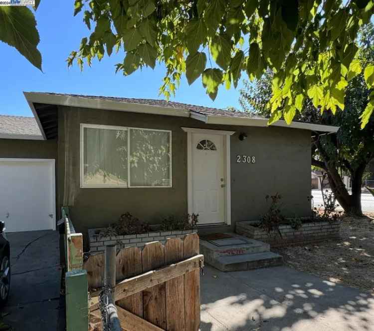 Multi-family house For Sale in 2308, Dobern Avenue, San Jose, California