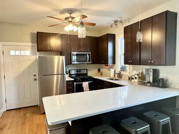 Logan Square 3 Bed 2 Bath Duplex - 5 or 15 Month Lease