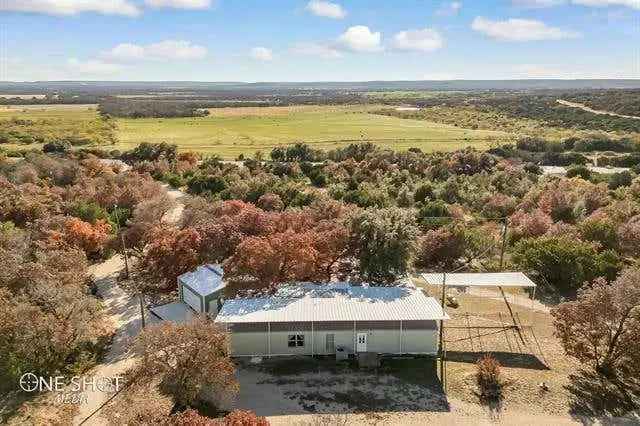 Single-family house For Sale in 11872, State Highway 36 West, Texas