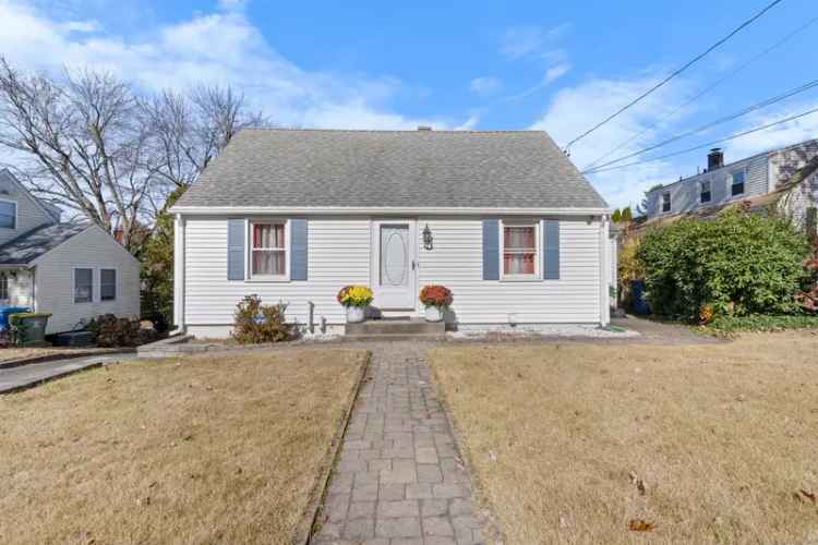 Single-family house For Sale in 1037, Meriden Road, Waterbury, Connecticut