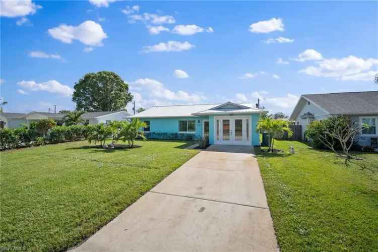 Single-family house For Sale in Bonita Springs, Florida