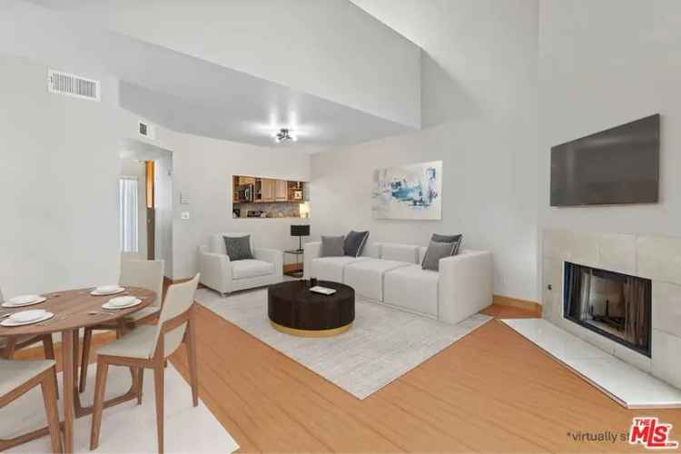 Condo For Sale in 1121, East Wilson Avenue, Glendale, California