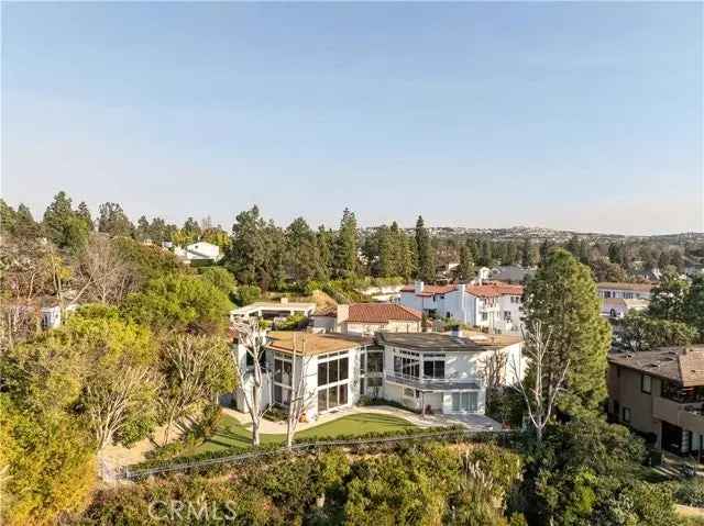 Single-family house For Sale in 2, Inverness Lane, Newport Beach, California