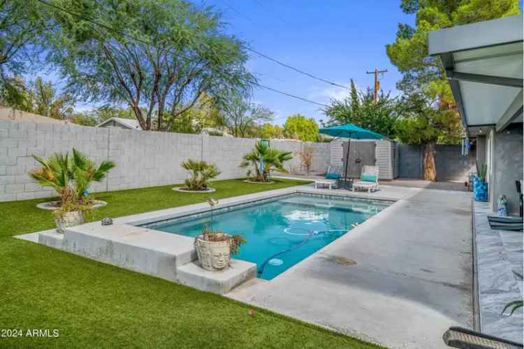 Single-family house For Sale in 3002, East Pinchot Avenue, Phoenix, Arizona