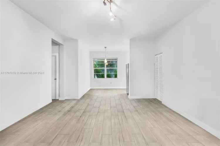 Multi-family house For Sale in 1622, Bay Road, Miami Beach, Florida