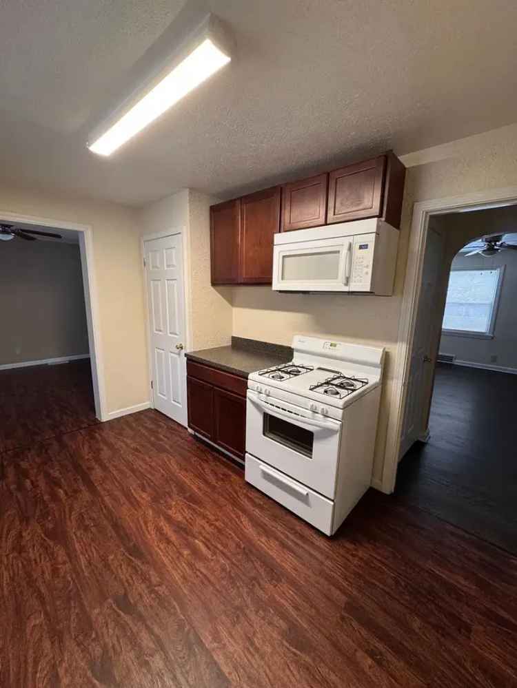 2 Bedroom 1 Bathroom Home for Rent Near Belmont Ave