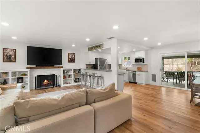 Single-family house For Sale in 8242, Valencia Drive, Huntington Beach, California