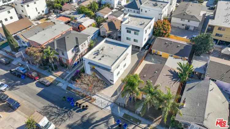 Multi-family house For Sale in 1372, West 35th Place, Los Angeles, California