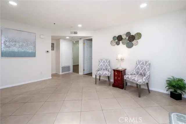 Condo For Sale in Fullerton, California