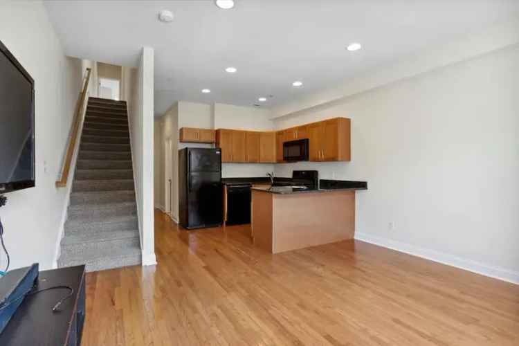 5 Bed 2 Bath Apartment for Rent - Available September 1, 2024