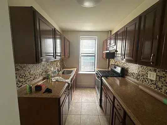 Spacious 3 Bed 1 Bath Apartment Near M Train