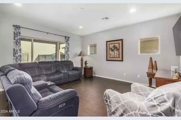 Single-family house For Sale in 16333, North 181st Avenue, Surprise, Arizona