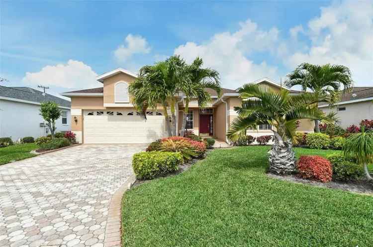 Single-family house For Sale in 4605, 50th Avenue West, South Bradenton, Florida