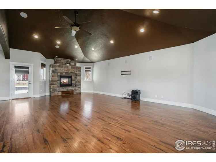 Single-family house For Sale in Windsor, Colorado