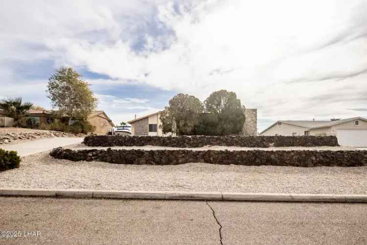 Single-family house For Sale in 3246, El Dorado Avenue North, Lake Havasu City, Arizona