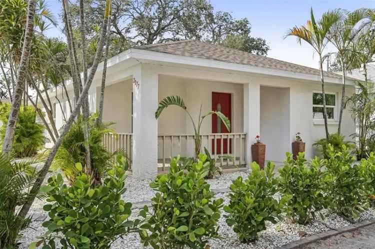 Single-family house For Sale in 2077, 5th Street, Sarasota, Florida