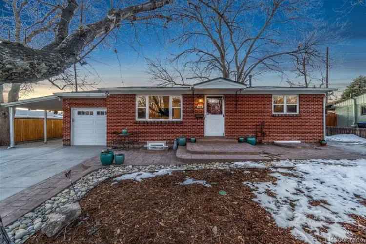 Single-family house For Sale in 5107, Johnson Street, Arvada, Colorado