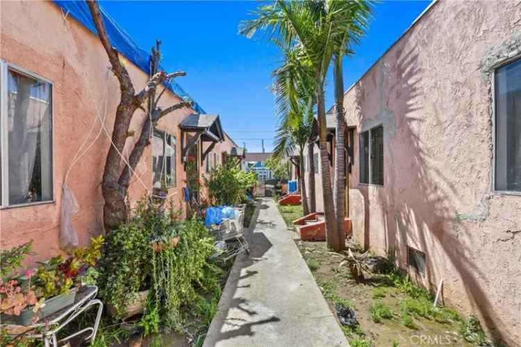 Multi-family house For Sale in 2007, Pennsylvania Avenue, Los Angeles, California