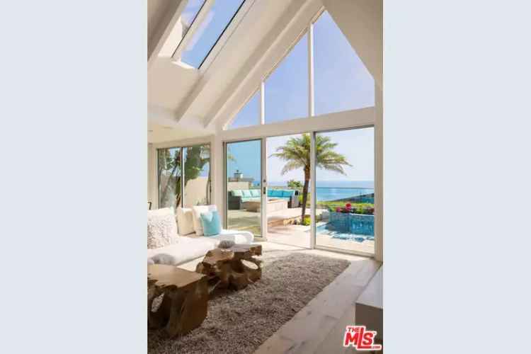 Single-family house For Sale in 31522, Broad Beach Road, Malibu, California