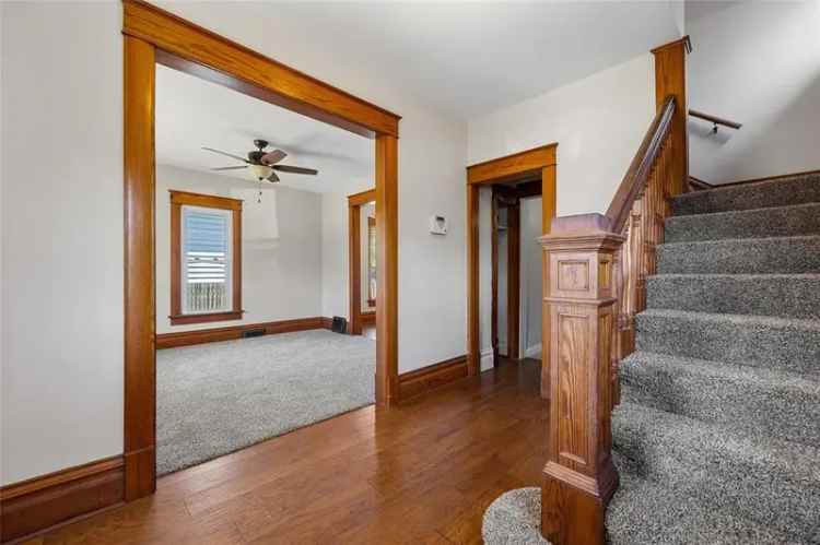 Single-family house For Sale in 1516, 8th Avenue Southeast, Cedar Rapids, Iowa