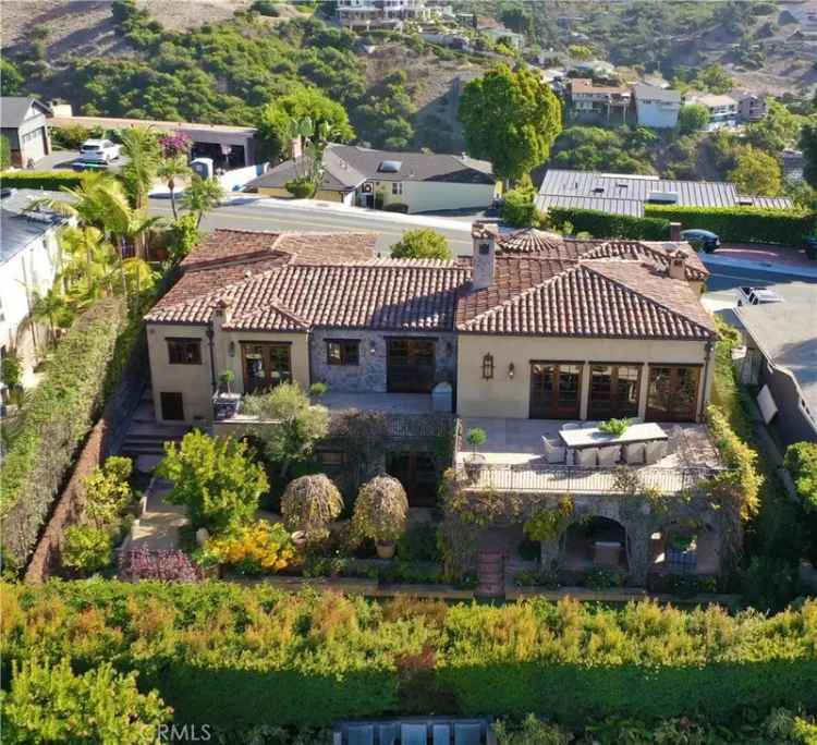 Single-family house For Sale in 1330, Temple Hills Drive, Laguna Beach, California