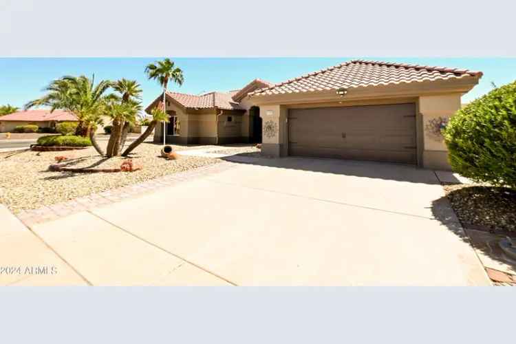 Single-family house For Sale in 15103, West Sentinel Drive, Sun City West, Arizona