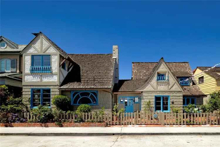 Multi-family house For Sale in 115, Apolena Avenue, Newport Beach, California