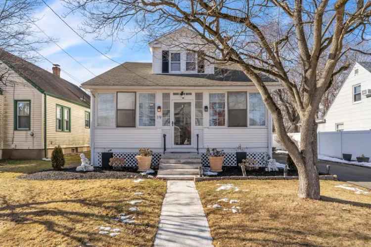 Single-family house For Sale in 19, Lexington Street, Wethersfield, Connecticut