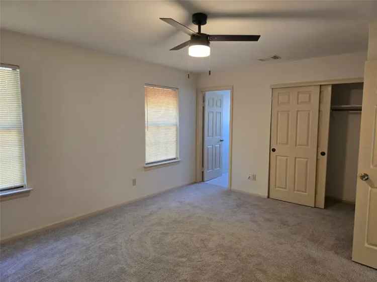 Single-family house For Rent in Arlington, Texas