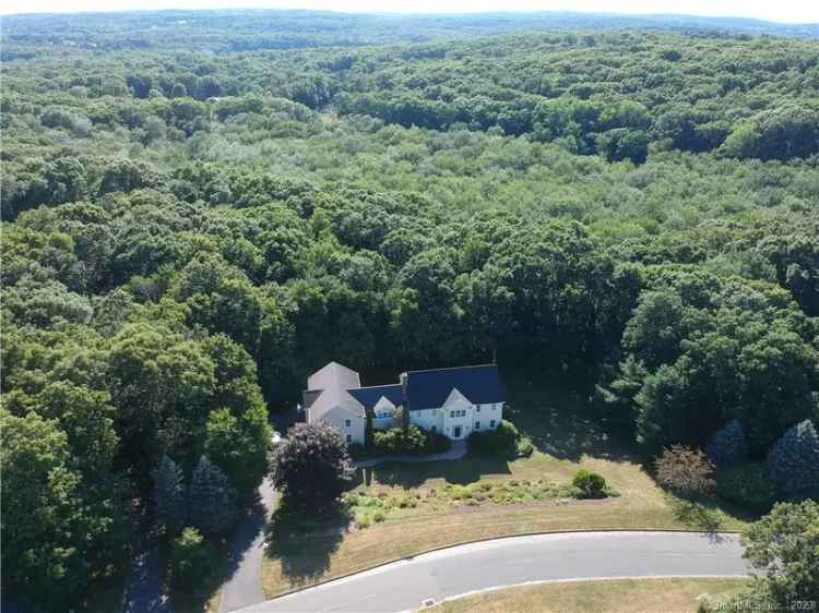 Single-family house For Sale in 22, Marlin Road, Newtown, Connecticut