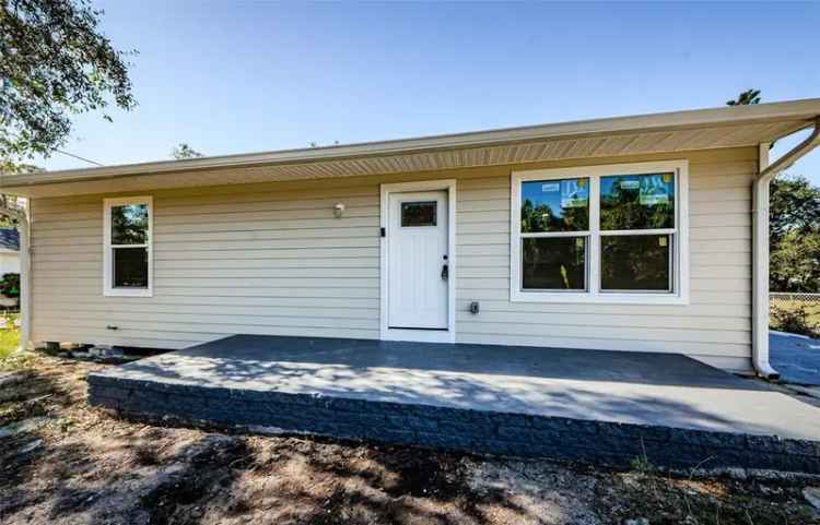 Single-family house For Sale in Palm Harbor, Florida