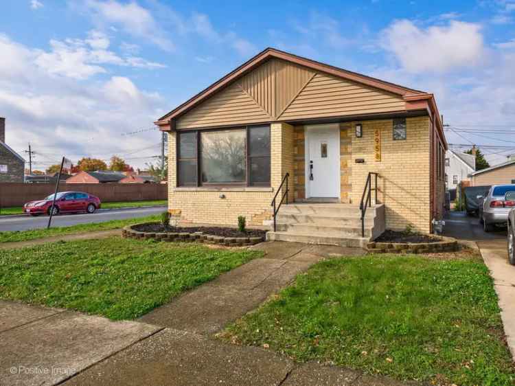 Single-family house For Sale in 5958, South Massasoit Avenue, Chicago, Illinois