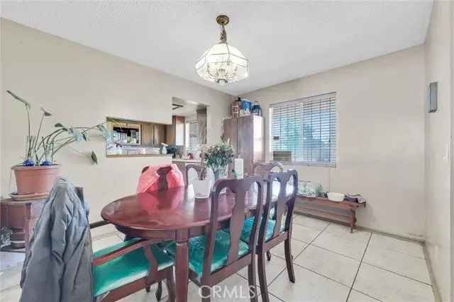 Single-family house For Sale in 17384, Seaforth Street, Hesperia, California