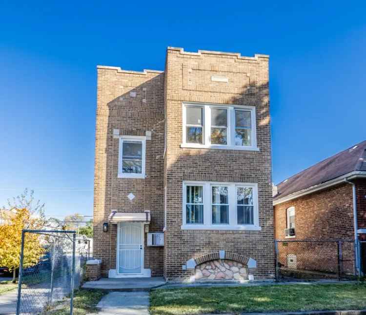 Multi-family house For Sale in 5201, South Green Street, Chicago, Illinois