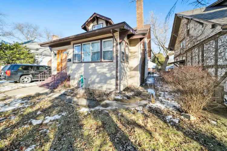 Single-family house For Sale in 1305, Campbell Avenue, Chicago Heights, Illinois