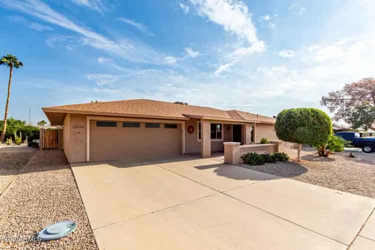 Single-family house For Sale in 13438, West Ashwood Drive, Sun City West, Arizona