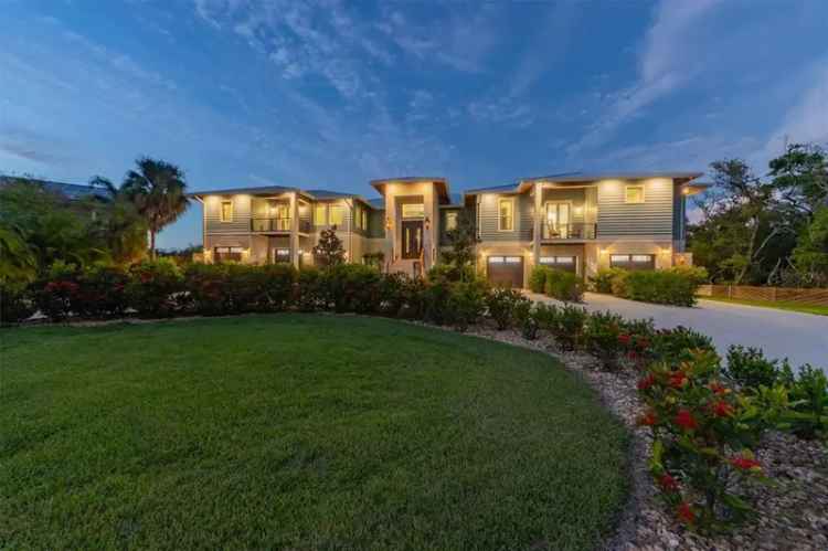 Single-family house For Sale in Longboat Key, Florida