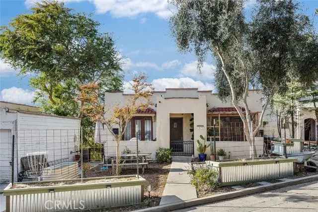 Multi-family house For Sale in 1871, Park Drive, Los Angeles, California